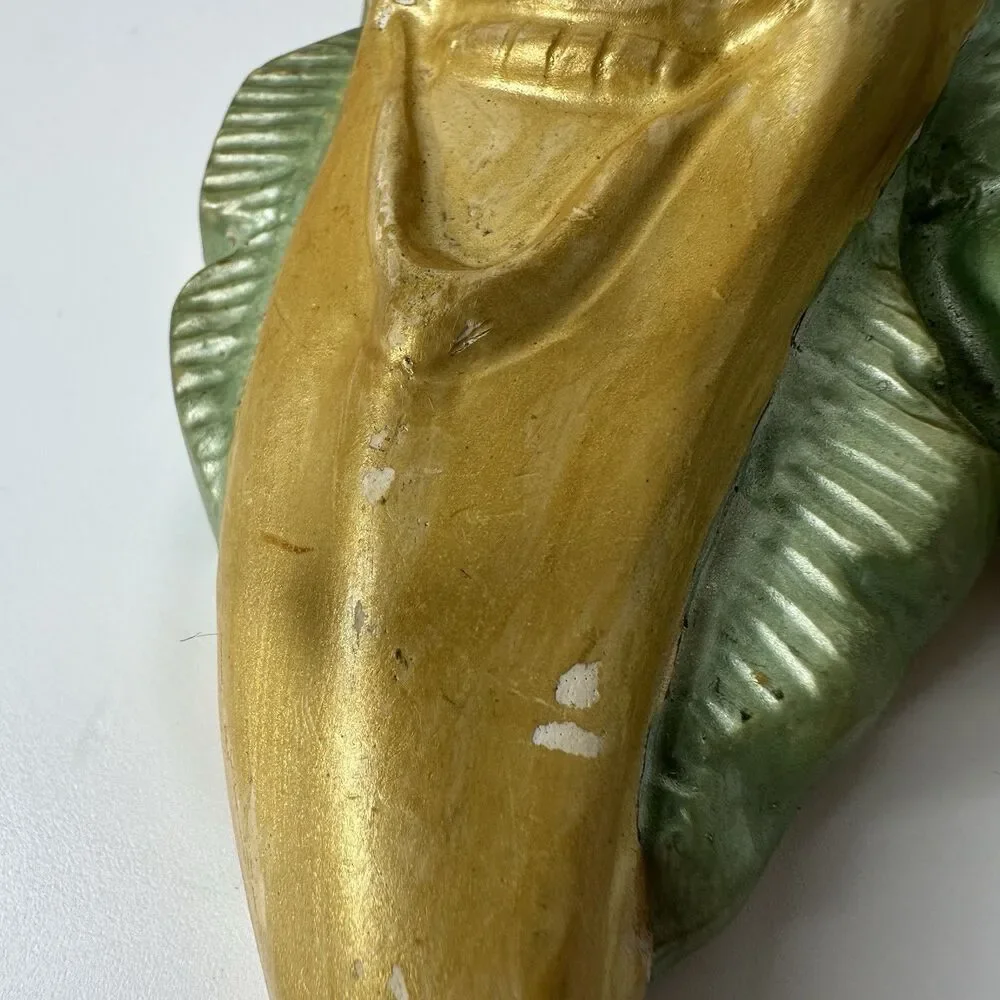 Unbranded anthropomorphic smiling